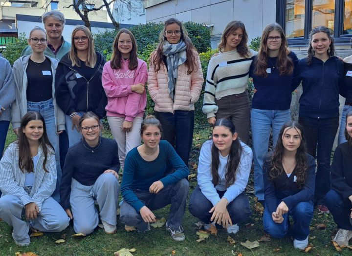 Frisch gebackene, hochmotivierte Babysitter 