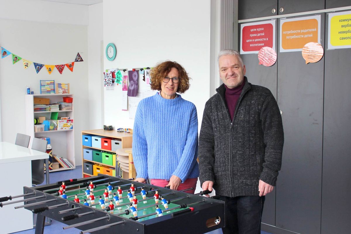 FDP Vorsitzender Frank Häring überbringt Spende