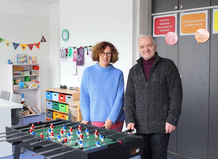 FDP Vorsitzender Frank Häring überbringt Spende