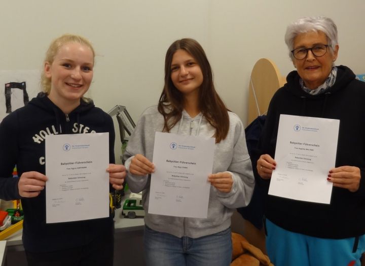 Frisch gebackene Babyitter sind bereit für ihren Einsatz 