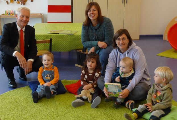 Sparkasse unterstützt den Kinderschutzbund mit 5.000 EURO