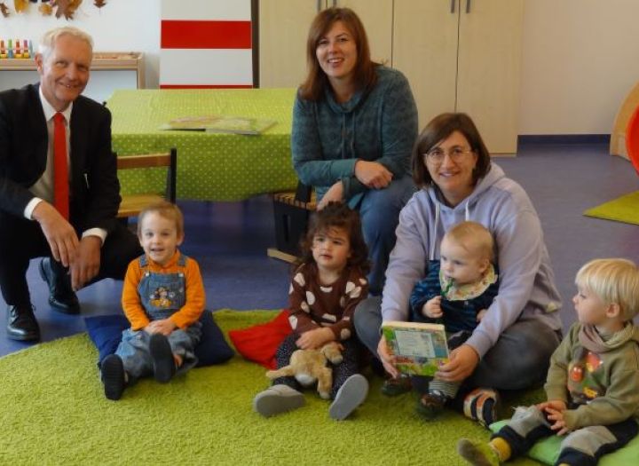 Sparkasse unterstützt den Kinderschutzbund mit 5.000 EURO